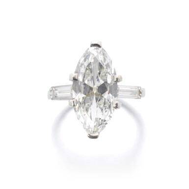 View full screen - View 1 of Lot 94. DIAMOND RING.