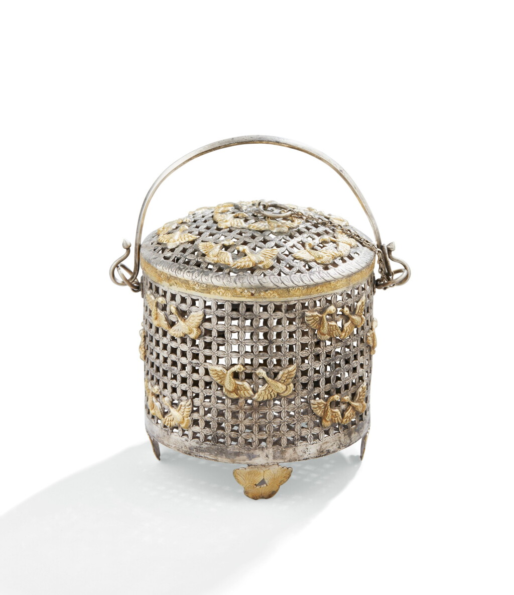 View full screen - View 1 of Lot 48. A CHINESE PARCEL-GILT SILVER COVERED BASKET, 19TH CENTURY | PANIER COUVERT EN ARGENT ET VERMEIL, CHINE, XIXE SIÈCLE.
