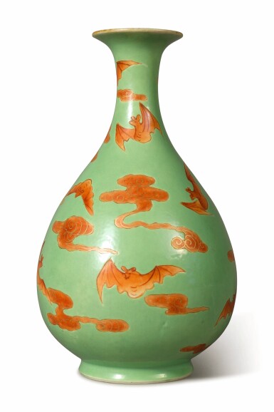 View full screen - View 1 of Lot 513. A lime-green-ground iron-red 'bats' vase (Yuhuchunping), Qing dynasty, 19th century.