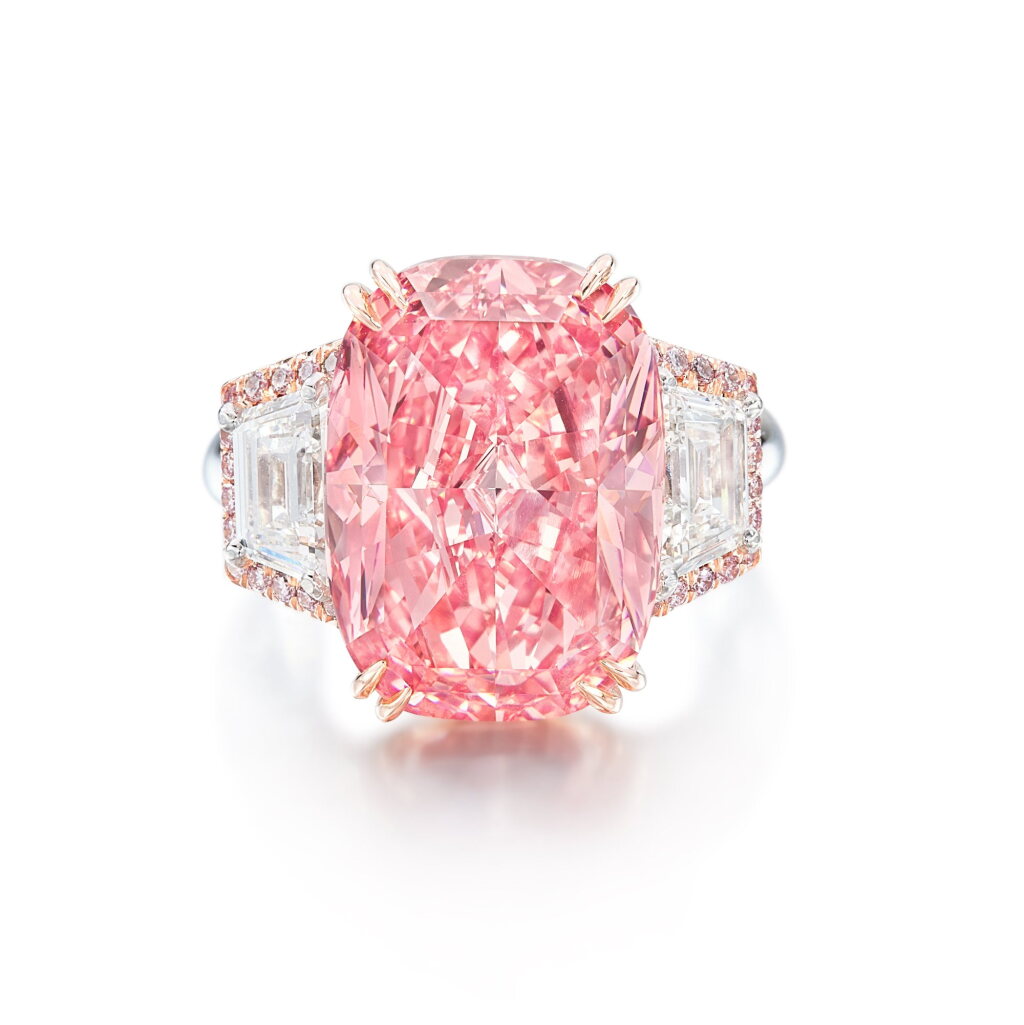View full screen - View 1 of Lot 1115. A Magnificent Fancy Vivid Pink Diamond and Diamond Ring | 11.15克拉 艷彩粉紅色 內部無瑕(IF) 鑽石 配 鑽石 戒指.