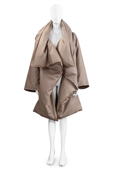 View full screen - View 1 of Lot 104. Martin Margiela, Fall-Winter 1999-2000 | Automne-Hiver 1999-2000.