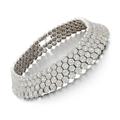 View full screen - View 1 of Lot 55. Diamond necklace .