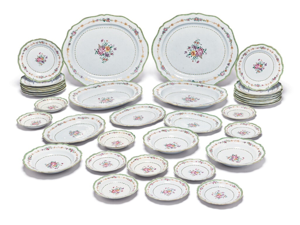 View full screen - View 1 of Lot 1920. A CHINESE EXPORT FAMILLE-ROSE PART DINNER SERVICE, QING DYNASTY, QIANLONG PERIOD, CIRCA 1780 | 清乾隆 約1780年 粉彩花卉圖餐具一組.
