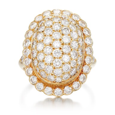 View full screen - View 1 of Lot 39. Diamond ring.