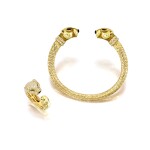CARTIER | 'PANTHÈRE' GOLD, SAPPHIRE, ONYX AND DIAMOND BANGLE AND RING 卡地亞 | 'Panthère' 18K黃金, 藍寶石 配 縞瑪瑙 及 鑽石 手鐲及戒指