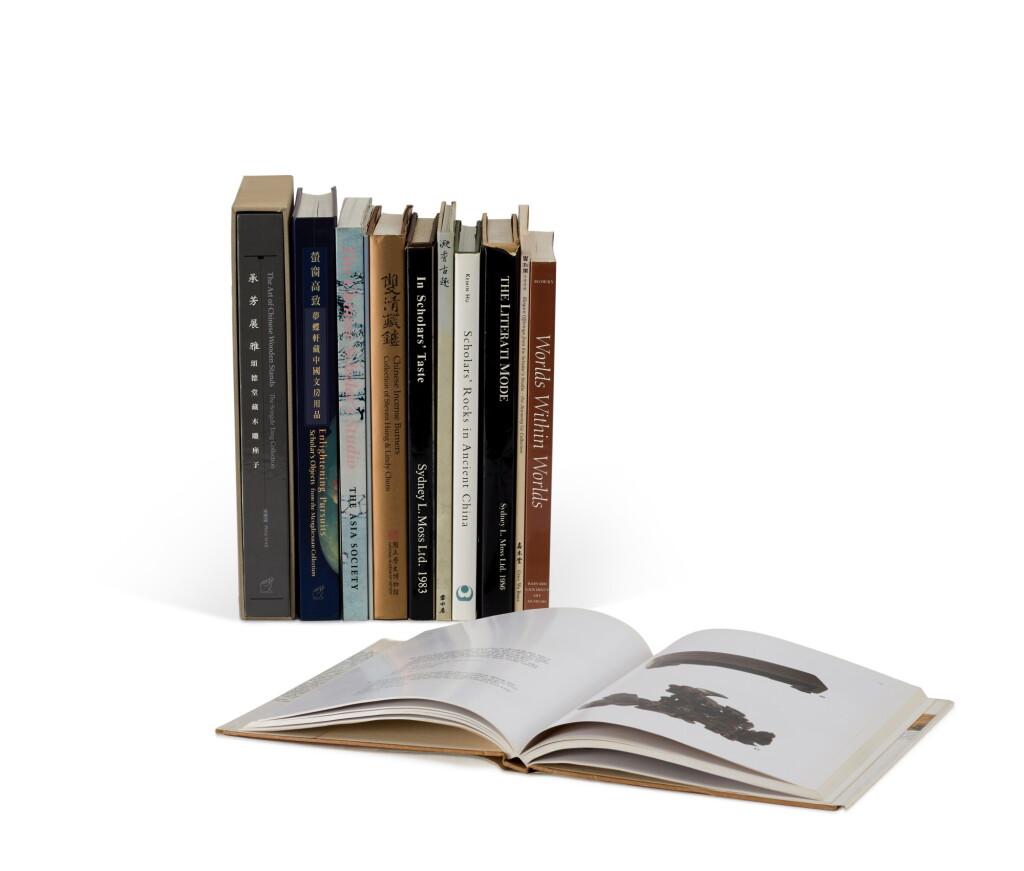 View full screen - View 1 of Lot 3162. A group of 11 reference books on Chinese scholars' objects 中國文房雅玩參考書籍一組11本.