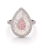 FANCY INTENSE PURPLE-PINK DIAMOND AND DIAMOND RING | 0.30卡拉 梨形 濃彩紫粉紅色 VS2淨度 鑽石 配 鑽石 戒指