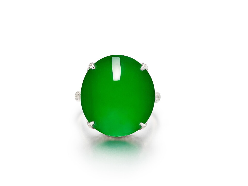 View full screen - View 1 of Lot 1859. Imperial Green Jadeite and Diamond Ring | 天然「帝王綠」翡翠 配 鑽石 戒指.