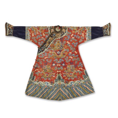View full screen - View 1 of Lot 261. A red-ground silk kesi 'dragon' robe, Qing dynasty, 19th century | 清十九世紀 紅地緙絲雲龍紋吉服.