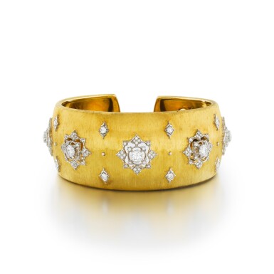 View full screen - View 1 of Lot 773. Buccellati | Bracelet or et diamants | Gold and diamond bracelet.