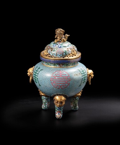 View full screen - View 1 of Lot 190. A gilt-bronze and cloisonné enamel tripod incense burner Qing dynasty, 19th century | 清十九世纪 掐絲琺瑯壽字紋獅紐三足鼎式蓋爐.