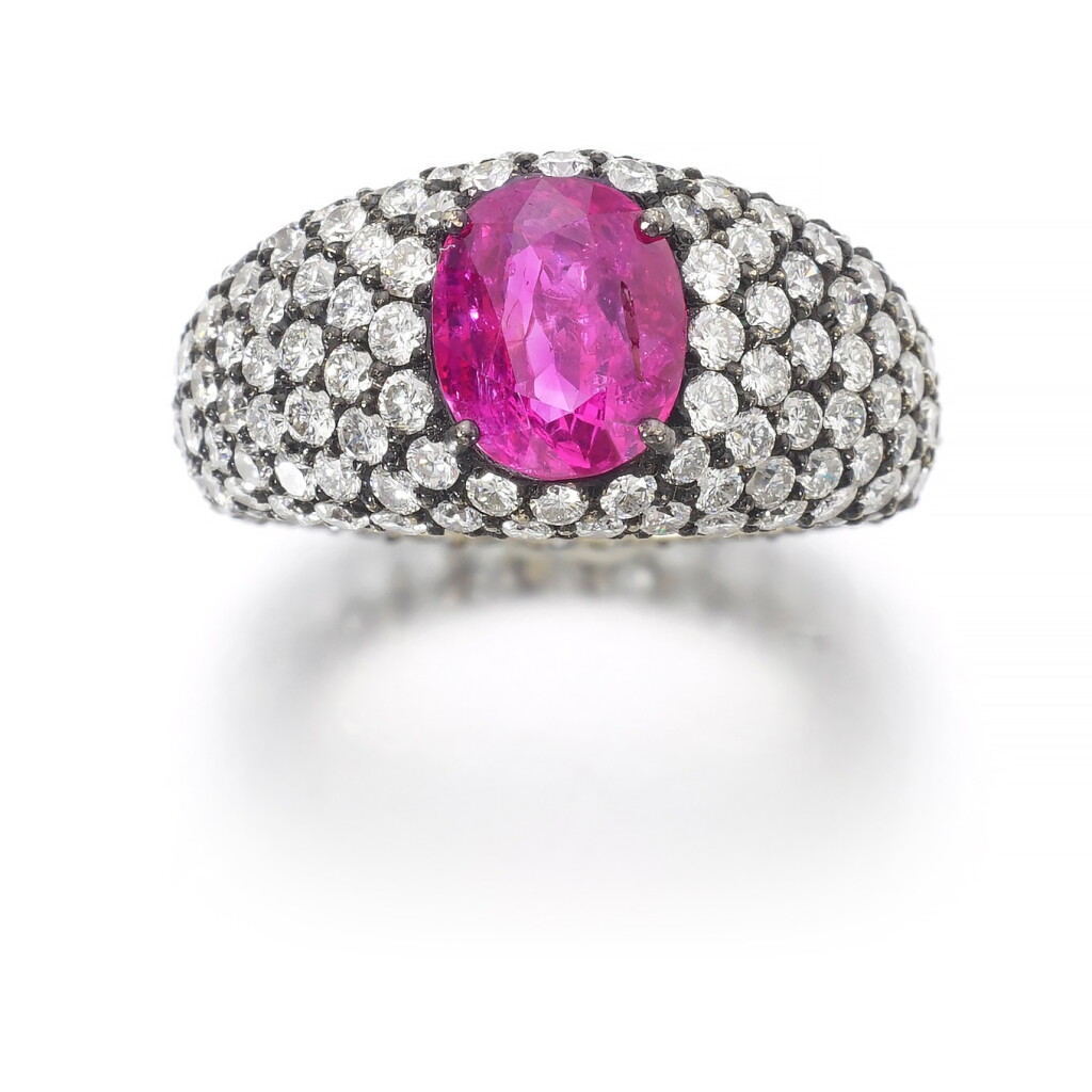 View full screen - View 1 of Lot 572. RUBY AND DIAMOND RING.