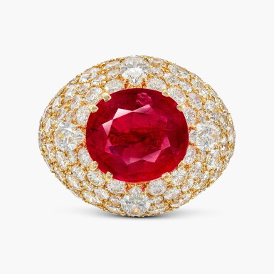View full screen - View 1 of Lot 1698. Ruby and Diamond Ring | 5.11克拉 天然 「緬甸」未經加熱紅寶石 配 鑽石 戒指.