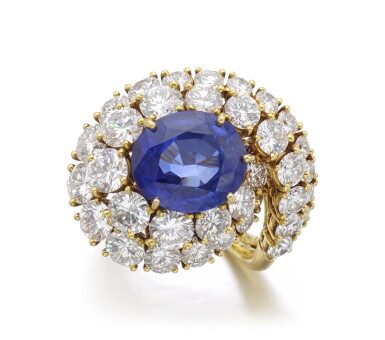 View full screen - View 1 of Lot 18. SAPPHIRE AND DIAMOND RING.