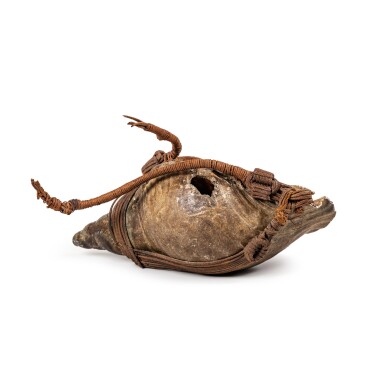 View full screen - View 1 of Lot 16. Conque de triton putoka, Îles Marquises | Putoka Newt Conch, Marquesas Islands.