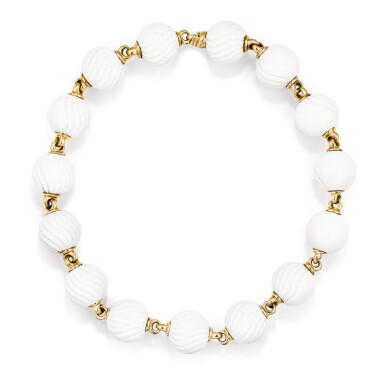 View full screen - View 1 of Lot 50. COLLIER OR ET PORCELAINE, "CHANDRA", BULGARI | GOLD AND PORCELAIN NECKLACE, 'CHANDRA', BULGARI.