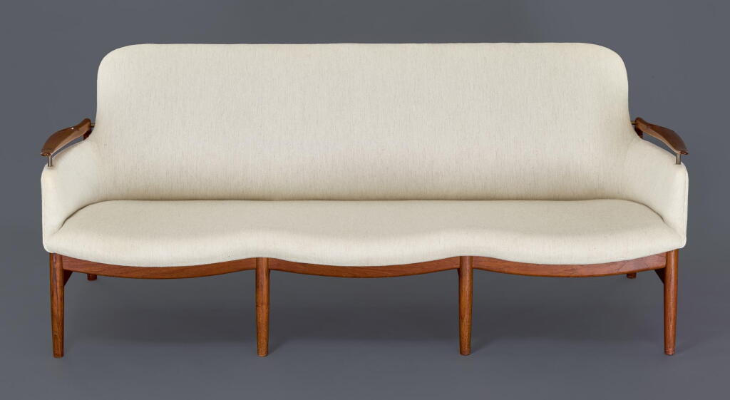 View full screen - View 1 of Lot 620. FINN JUHL 芬·祖爾 | SOFA, MODEL NO. NV53 沙發,型號NV53.