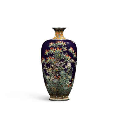 View full screen - View 1 of Lot 55. A cloisonné enamel vase | Signed Kin'unken zo (made by Kin'unken) | Meiji period, late 19th century.