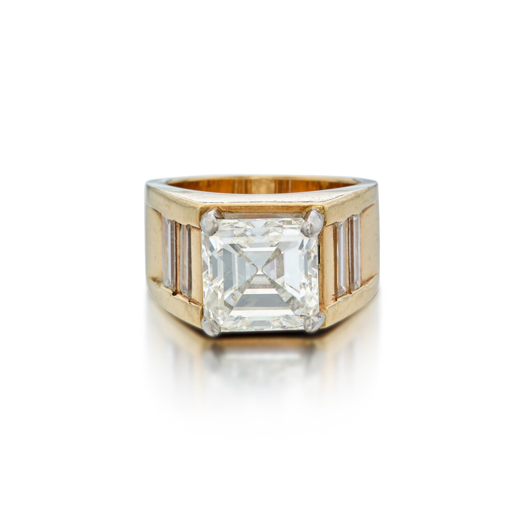View full screen - View 1 of Lot 201. Gold and Diamond Ring.