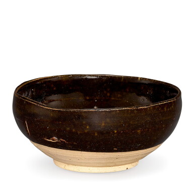 View full screen - View 1 of Lot 308. A CIZHOU BROWN-GLAZED WATER COUPE JIN - YUAN DYNASTY | 金至元 磁州黑釉匜.