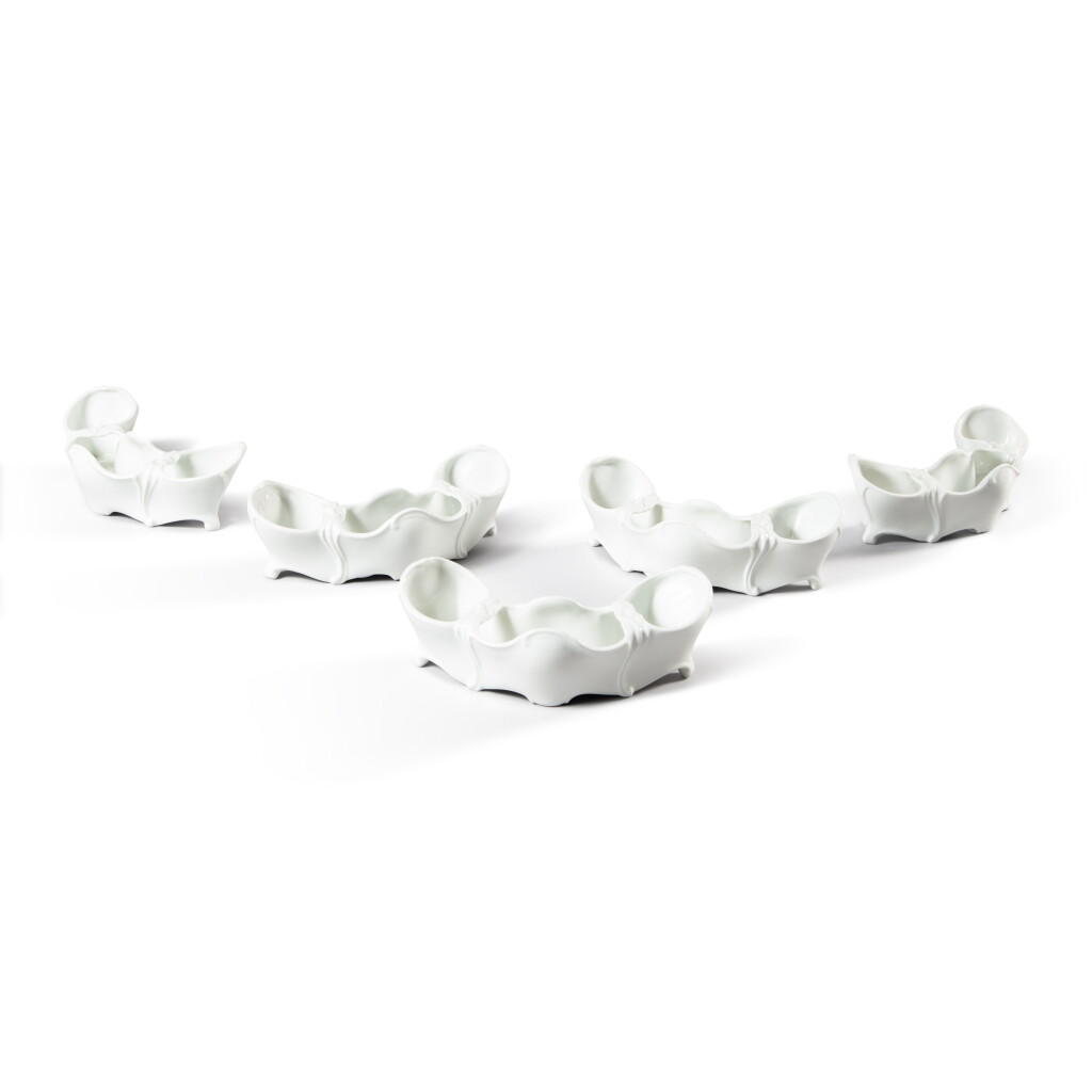 View full screen - View 1 of Lot 207. A set of five modern jardinières forming centerpieces by Maison Ginori 1735.