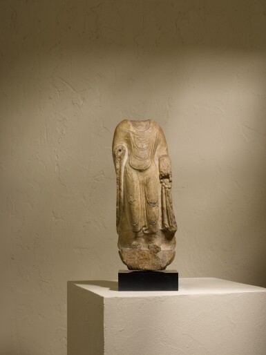 View full screen - View 1 of Lot 209. A marble torso of Bodhisattva, Sui/Tang dynasty | 隋/唐 大理石觀音立像殘件.