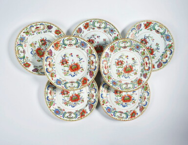 View full screen - View 1 of Lot 730. A Group of Seven Chinese Export Famille-Rose 'Pompadour' Pattern Plates, Qing Dynasty, Qianlong Period, Circa 1745 | 清乾隆 約1745年 粉彩花卉圖盤一組七件.