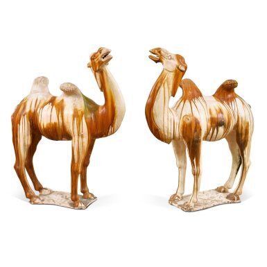 View full screen - View 1 of Lot 3004. A pair of large sancai pottery figures of camels, Tang dynasty | 唐 三彩駱駝一對.