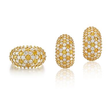 View full screen - View 1 of Lot 2012. Coloured Diamond and Diamond Demi-Parure | 彩色鑽石 配 鑽石 戒指 配 耳環套裝.