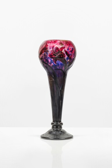 View full screen - View 1 of Lot 21. Lys vase, circa 1900 – 1910.