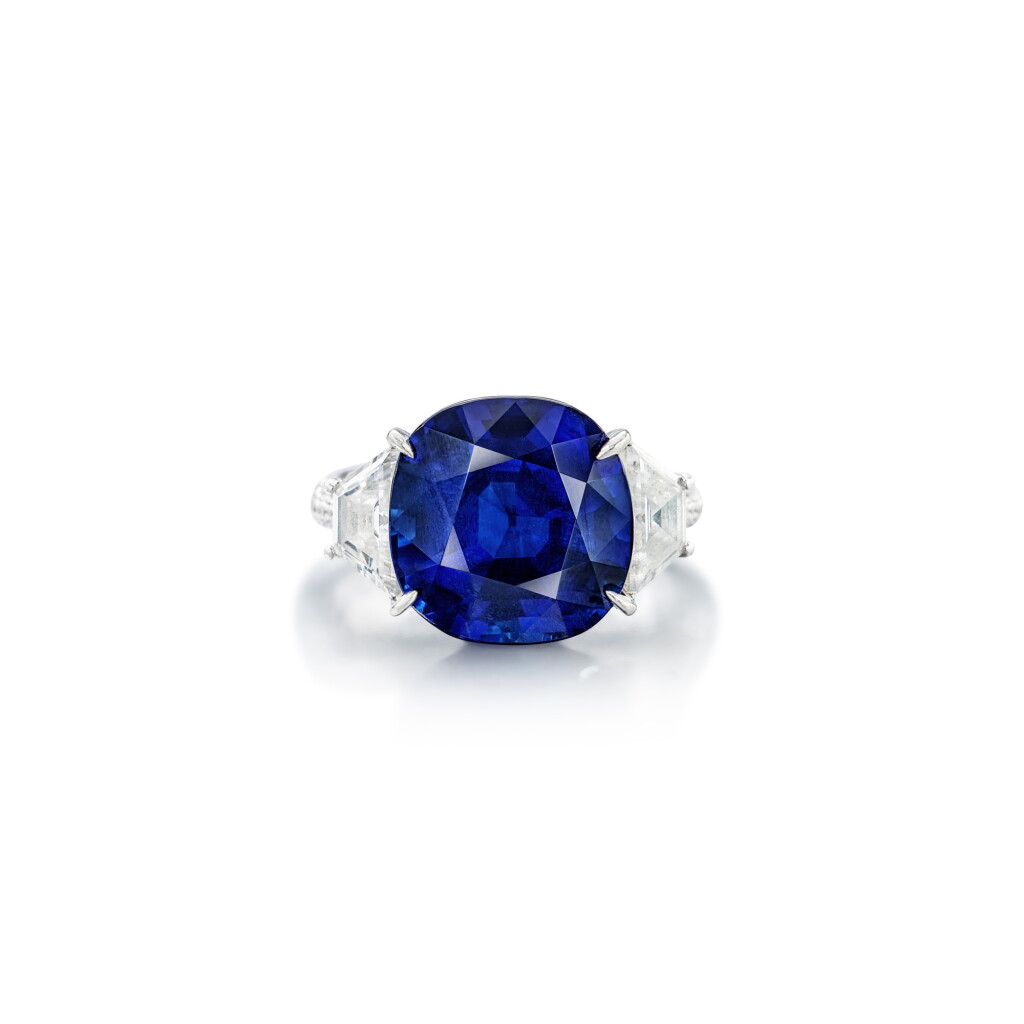 View full screen - View 1 of Lot 259. Sapphire and Diamond Ring | 9.10克拉 天然「緬甸」未經加熱藍寶石 配 鑽石 戒指.