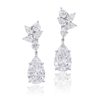 View full screen - View 1 of Lot 1883. Pair of Diamond Pendent Earrings, Tops by Harry Winston | 6.06 及 5.77克拉 梨形 D色 完美無瑕鑽石 鑽石掛墜 配 海瑞溫斯頓鑽石耳環 一對.