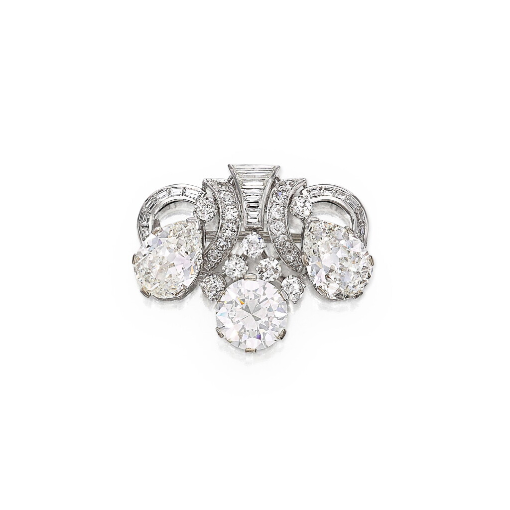 View full screen - View 1 of Lot 1902. Diamond Brooch | 4.82, 4.09 及 3.99克拉 I 色 鑽石胸針.