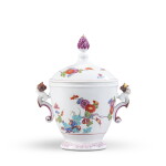 A rare Meissen porcelain Kakiemon two-handled ice cooler and cover, circa 1730-35