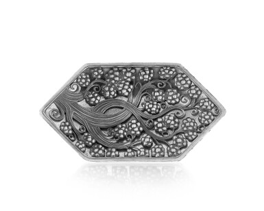 View full screen - View 1 of Lot 5. Broche acier et aluminium, "Mûres" | Steel and aluminium brooch, 'Mulberries'.