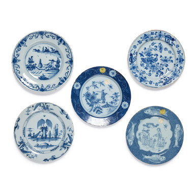View full screen - View 1 of Lot 438. FIVE ENGLISH DELFTWARE BLUE AND WHITE CHINOISERIE PLATES, CIRCA 1750-60.