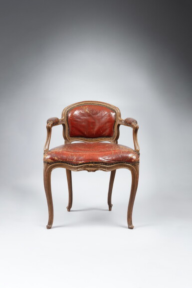 View full screen - View 1 of Lot 129. A Louis XV wood cello armchair, circa 1750, stamped Pierre Rémy | Fauteuil de musicien en bois naturel d’époque Louis XV, vers 1750, estampille de Pierre Rémy.
