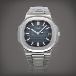 Nautilus, Reference 5711/1A-010 A stainless steel wristwatch with date and bracelet Circa 2010 | 百達翡麗 | Nautilus 型號 5711/1A-010 精鋼鍊帶腕錶備日期顯示,製作年份約 2010