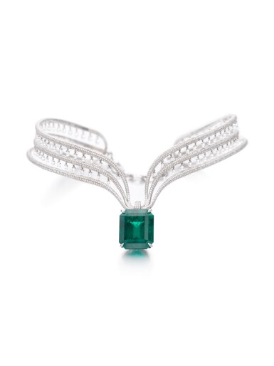 View full screen - View 1 of Lot 240. Unique emerald and diamond choker | 蕭邦 | 獨一無二祖母綠配鑽石項圈.