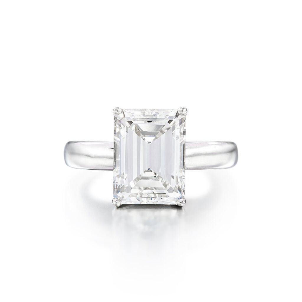 View full screen - View 1 of Lot 1876. Diamond Ring | 4.34 克拉 方形 G色 鑽石 戒指.
