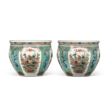 View full screen - View 1 of Lot 799. A pair of famille-verte 'flower basket' jardinieres, Qing dynasty, 19th century | 清十九世紀 五彩花籃圖花盆一對.