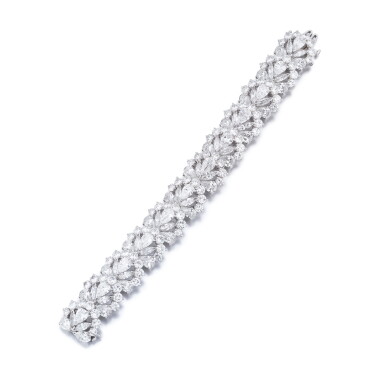 View full screen - View 1 of Lot 75. Bracelet diamants | Diamond bracelet.