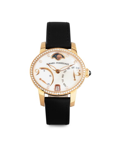 View full screen - View 1 of Lot 126. MONTRE BRACELET DE DAME NACRE ET DIAMANTS | LADY'S MOTHER-OF-PEARL AND DIAMOND WRISTWATCH .