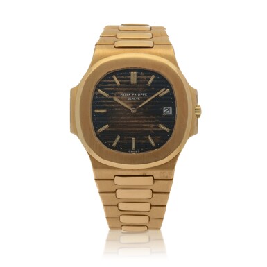 View full screen - View 1 of Lot 81. 'Jumbo' Nautilus, Ref. 3700/1J Yellow gold wristwatch with date, tropical dial and bracelet Made in 1979 | 百達翡麗 | 3700/1J型號「'Jumbo' Nautilus」黃金鍊帶腕錶備日期顯示及棕色錶盤,1979年製.