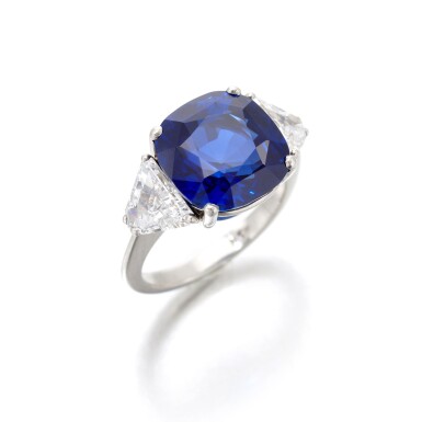 View full screen - View 1 of Lot 266. Sapphire and diamond ring (Anello con zaffiro e diamanti).