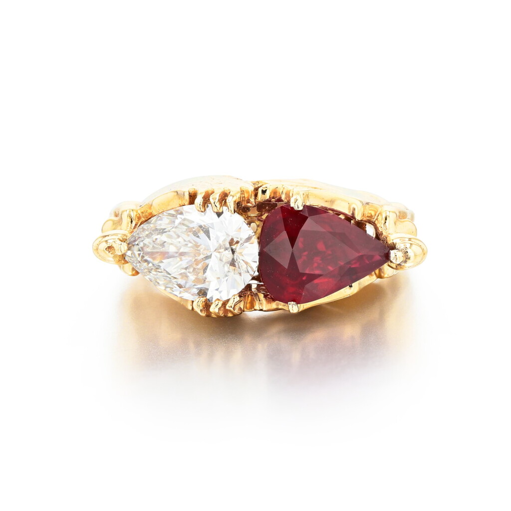 View full screen - View 1 of Lot 518. Bague rubis et diamant | Ruby and diamond ring.