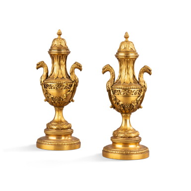 View full screen - View 1 of Lot 208. A pair of gilt-bronze cassolettes forming candlesticks, Louis XVI, circa 1780 | Paire de cassolettes formant flambeaux en bronze doré d'époque Louis XVI, vers 1780.