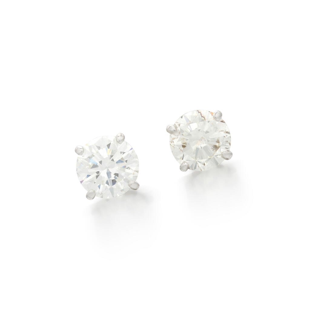 View full screen - View 1 of Lot 198. Pair of diamond earrings (Paio di orecchini in diamanti).
