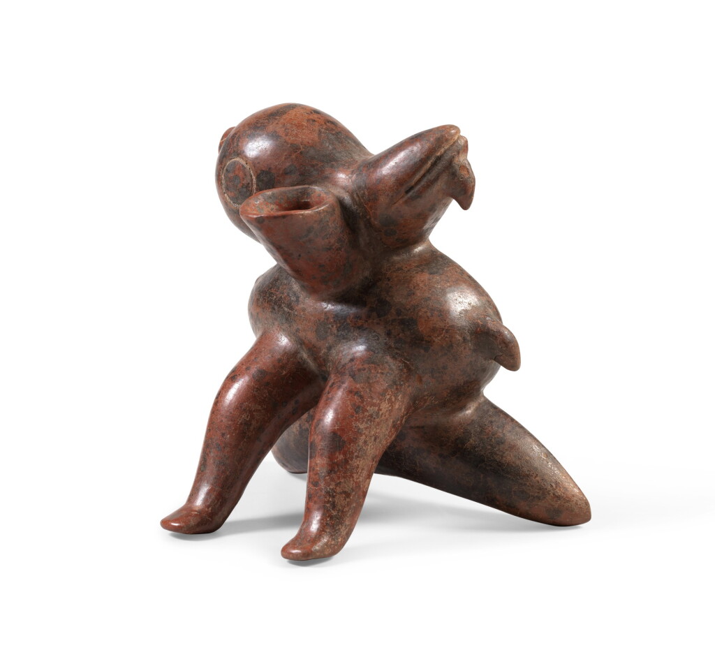 View full screen - View 1 of Lot 25. Reclinatorio figurant un oiseau, Colima, Mexique, Protoclassique, 100 AV. J.-C.-250 AP. J.-C | Colima reclinatorio of a bird, Mexico, Protoclassic, 100 BC-AD 250 .