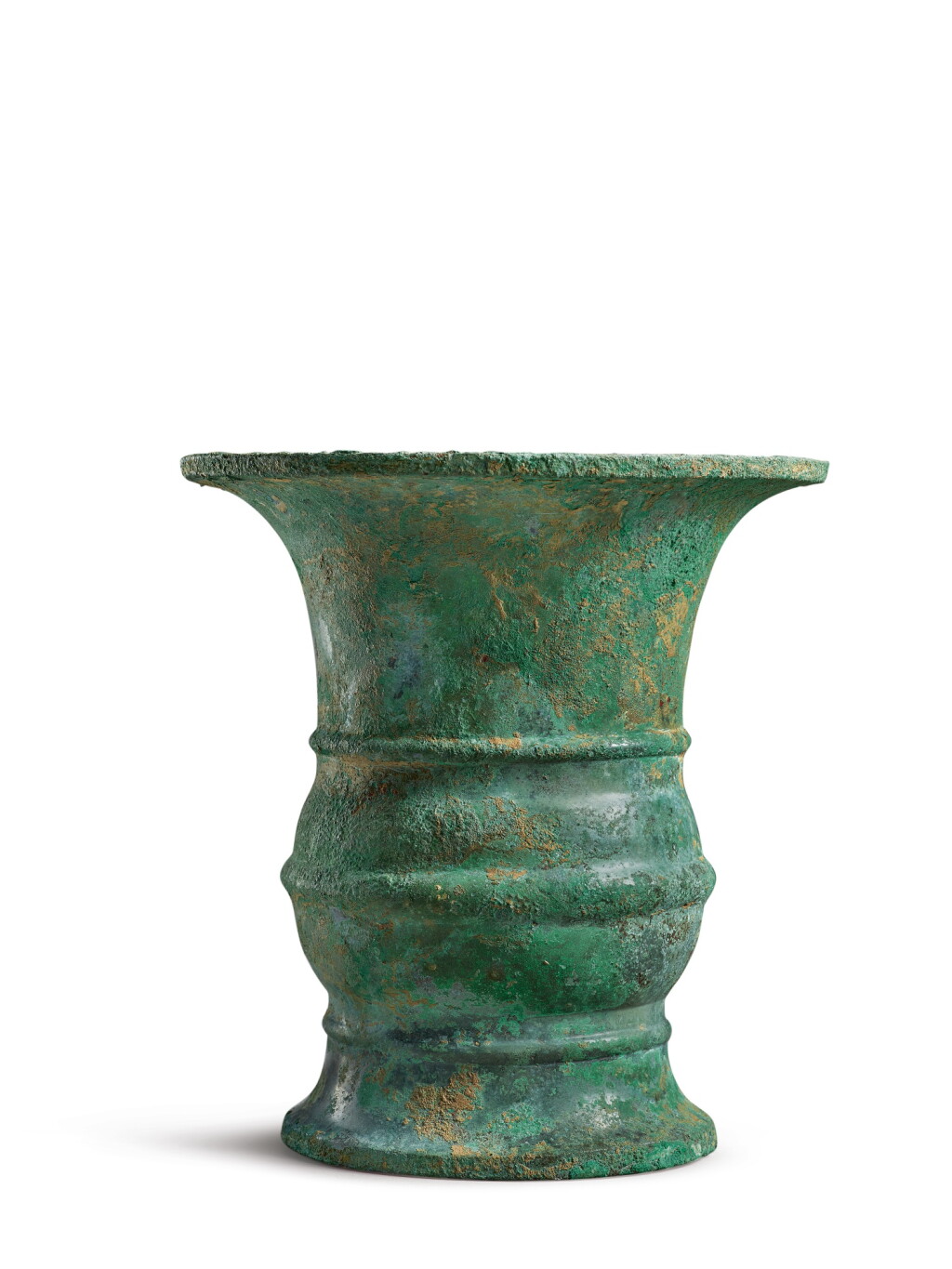 View full screen - View 1 of Lot 621. A very rare archaic bronze ritual wine vessel (Zun), Early Western Zhou dynasty | 西周初 青銅素帶尊.